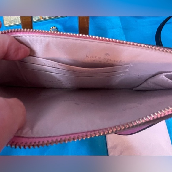 Kate Spade Wristlet Pink on Pink 8” x 5” NWT Spade Flower Parisian Print Medium - Picture 5 of 9